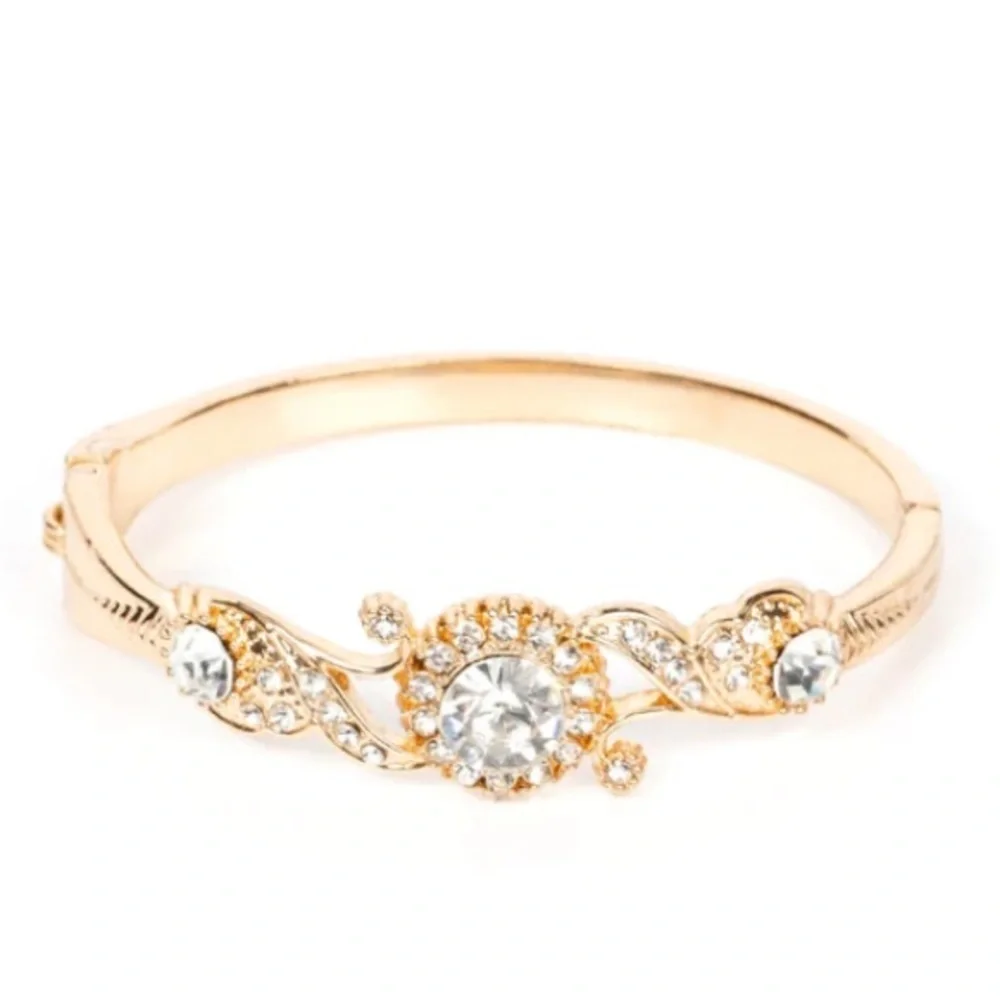 Expert Elegance Gold Bracelet. NWT